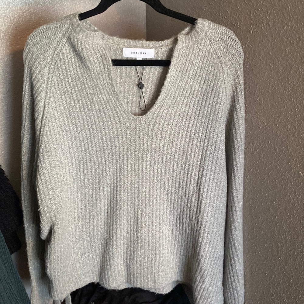 Sweater never worn